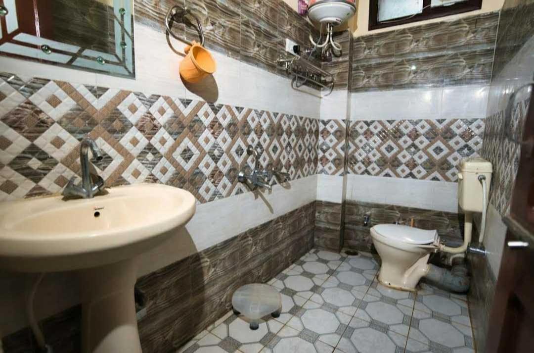 Hotel O New Shushant Regency Шімла Екстер'єр фото